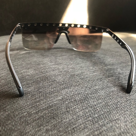 Prada Sunglasses - Picture 4 of 8